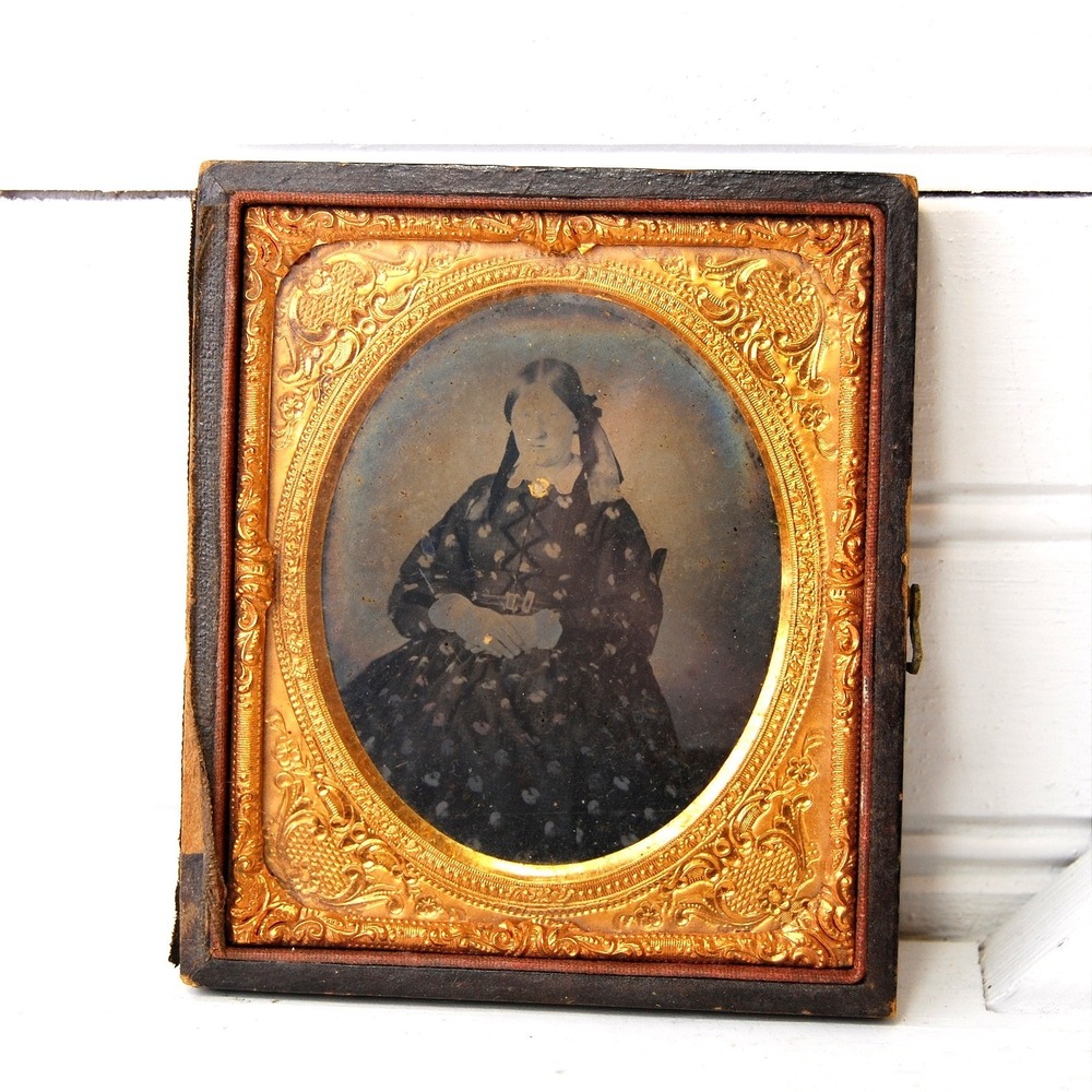 Antique Daguerrotype photo Possible Post Mortem Tintype Women picture frame